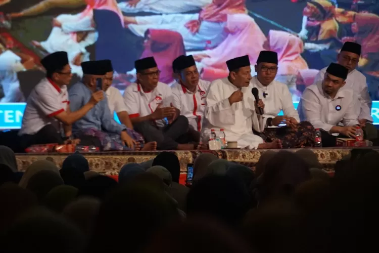Doa dan Istighosah relawan Nadru dan tim sukses capres dan cawapres Prabowo - Gibran. (Muslihun kontributor Batang)
