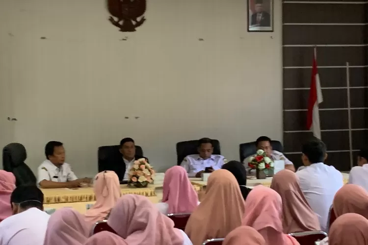 Audiensi antara tenaga honorer kesehatan dengan Dinkes terkait pengajuan tenaga penunjang Rabu 31 Januari 2024.  (Edi Prayitno/kontributor Kendal)