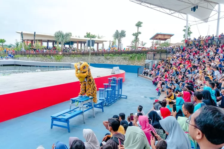   Menyambut Tahun Baru Imlek 2575 pada 10 Februari 2024, Saloka Theme Park menghadirkan Festival Naga pada  8 hingga 11 Februari 2024.  (dok Saloka Theme Park.)