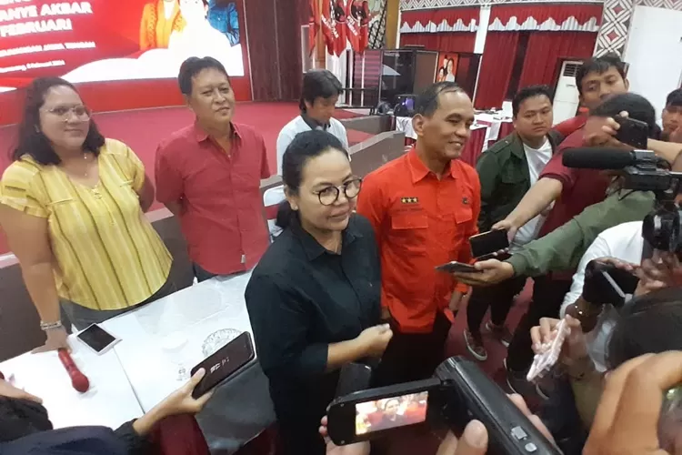 Ketua TKD Ganjar-Mahfud di Jateng, Agustina Wilujeng membeberkaan rencana kampanye akbar Ganjar-Mahfud di Simpang Lima Semarang.  (Ayosemarang.com/Audrian Firhannusa)