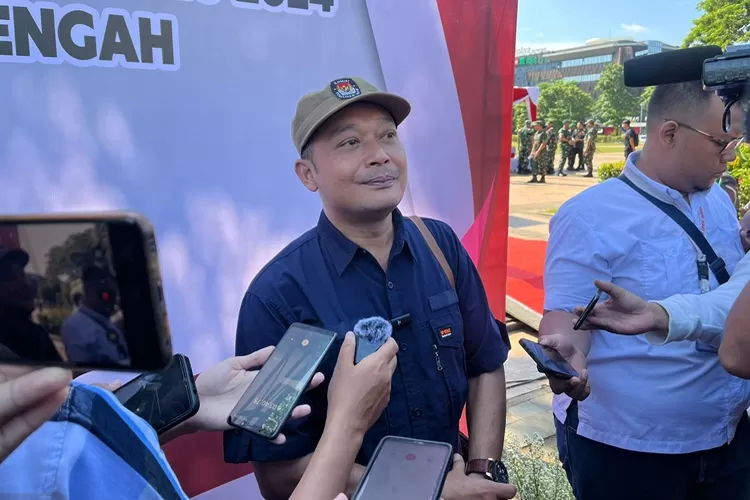 Ketua KPU Jateng Handi Tri Ujion mengusulkan pemungutan suara secara susulan di Demak karena masih banjir. () (Ayosemarang.com/ Audrian Firhannusa)