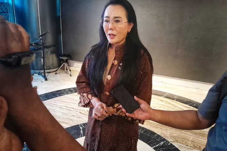 Dewi Susilo Budiharjo selain senang Prabowo-Gibran menang, dia tidak ingin masyarakat langsung jadi terpecah.  (Ayosemarang.com/ Audrian Firhannusa)