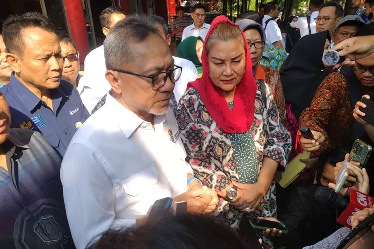 Sidak Zulhas di Pasar Kramat Jati pastikan stok pangan aman dan stabil jelang Ramadan-Idulfitri. (Ayosemarang- Audrian Firhannusa/ HukamaNews.com)