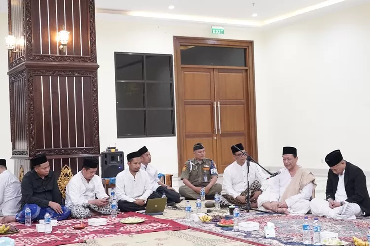 Ngaji dan Dialog Bersama KH Munif Muhammad Zuhri yang USM dan Forum Santri Lintas Profesi.