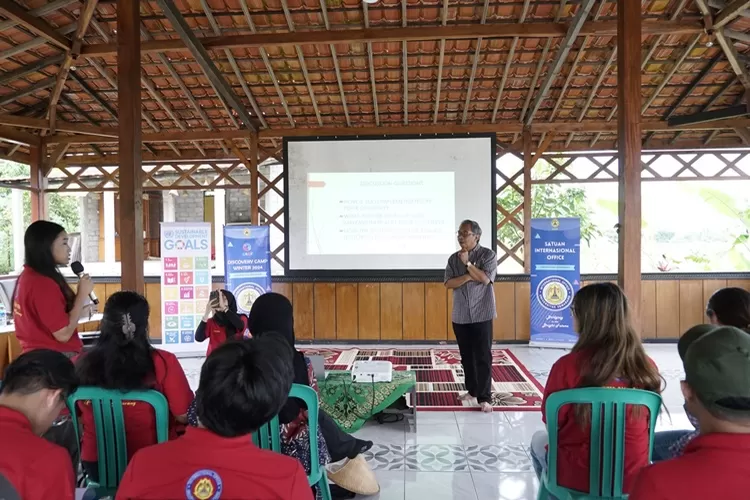 Prof Sudharto Jadi Narasumber Seminar Environmental Aspect Of SDGs In Indonesia di USM Winter Camp 2024