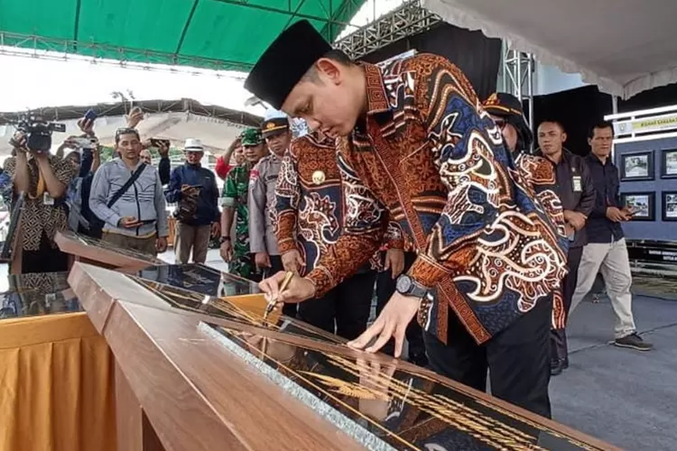 Ditanya Maju Pilgub Jateng, Begini Jawaban Bupati Kendal Dico M ...