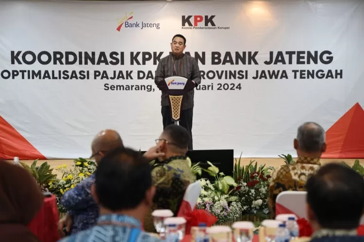 Plt Direktur Utama Bank Jateng Irianto Harko Saputro saat memberi sambutan pada Koordinasi Optimalisasi Pajak Daerah di Provinsi Jawa Tengah di Kantor Bank Jateng. (dok Bank Jateng.)