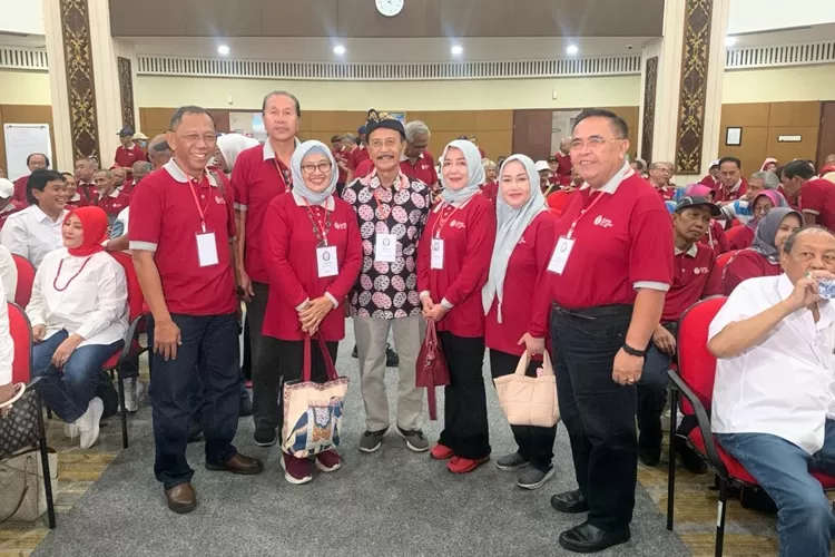 Alumni PAT Undip saat reuni di Balpekes. Mereka juga ikut menyediakan lapangan kerja untuk almamaternya. (Ayosemarang.com/ Audrian Firhannusa)