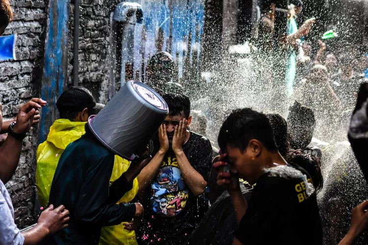 Tradisi Gebyuran Bustaman yang selalu digelar oleh Kampung Bustaman Semarang jelang Bulan Ramadhan.  (Ayosemarang.com/ Audrian Firhannusa)