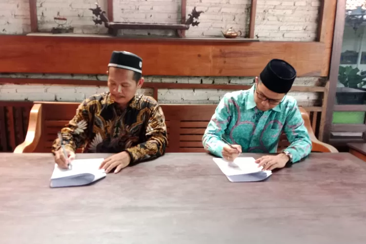 Penandatanganan perjanjian kerjasama (PKS) antara PT Nahnu Transformasi Indonesia bersama Prudential Syariah.  (Muslihun kontributor Batang)