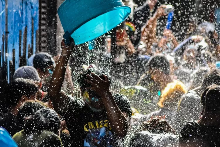 Gebyuran Bustaman Semarang memiliki pemaknaan kuat dan sakral. (Ayosemarang.com/ Audrian Firhannusa)