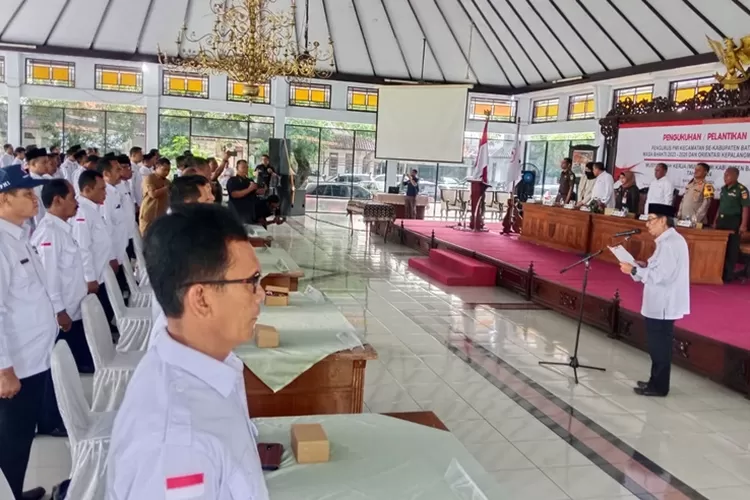 Pengukuhan pengurus PMI kecamatan masa bakti 2023-2028 se-Kabupaten Batang di Pendopo Kantor Bupati setempat, Selasa 5 Maret 2024.