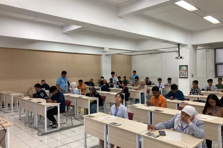 Final lomba Mathematic Logic&nbsp; Competition&nbsp;(MLC) 2024. Lomba dilaksanakan di  gedung Henricus Constant B Unika Soegijapranata, Sabtu 9 Maret 2024. (dok Unika Soegijapranata Semarang.)