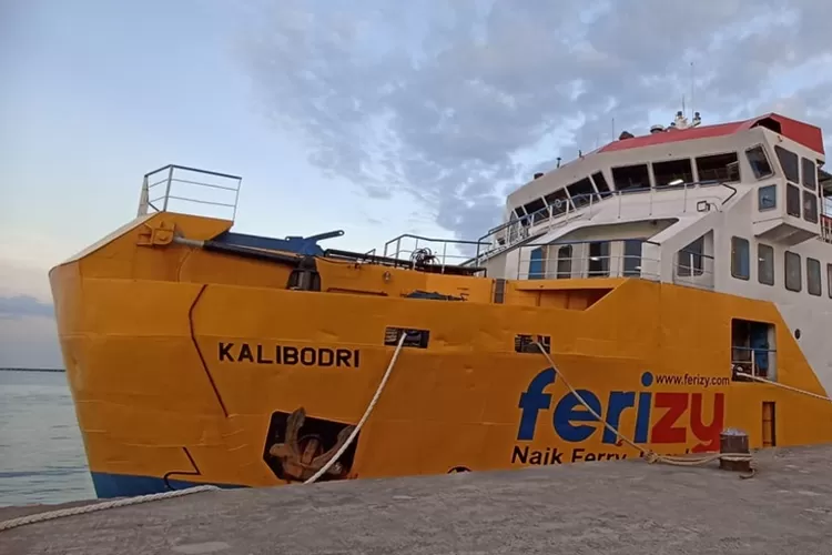 KMP Kalibodri menjadi satu-satunya armada yang mengangkut pemudik dari Kalimantan tujuan Pelabuhan Kendal.  (edi prayitno/kontributor Kendal)