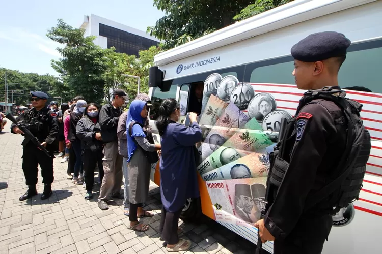 Salah satu penukaran uang dari BI yang sudah terselenggara di Pasar Bulu.  (Dok. BI)