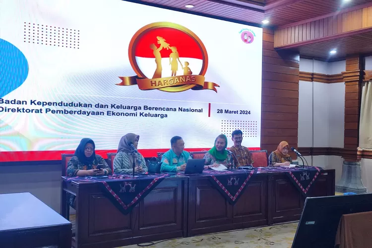 Rapat persiapan penyelenggaraan puncak peringatan Harganas ke-31 yang dilaksanakan Pemkot Semarang beserta BKKBN RI di Balai Kota Semarang.  (Humas Pemkot)