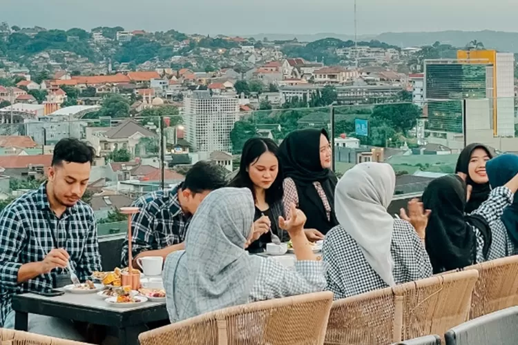 Seru! Sensasi Buka Puasa Di Rooftop ARTOTEL Gajahmada Semarang - Ayo ...