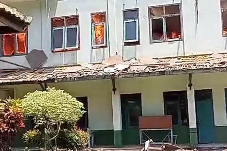 Kantor Perhubungan Kodam IV Diponegoro Semarang kebakaran. (istimewa)