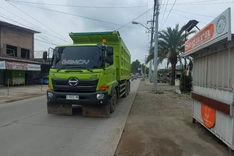 Truk pengangkut Galian C akan dilarang beroperasi saat arus mudik mulai tanggal 5 -16 April mendatang.  (edi prayitno/kontributor kendal)