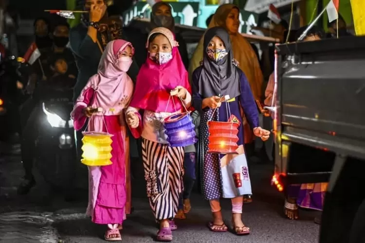 Takbir keliling di Semarang. Polisi izinkan takbir keliling di Semarang asal ada syaratnya.  (Ayosemarang.com/ Audrian Firhannusa)