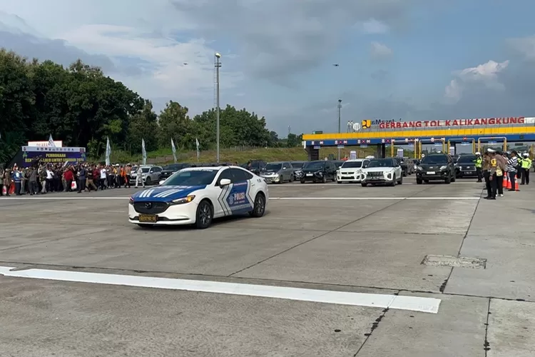 Polisi bakal kawal contraflow imbas dari kecelakaan di Tol Cikampek.  (Ayosemarang.com/ Audrian Firhannusa)