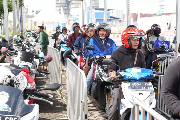 Program Mudik Gratis Sepeda Motor 2024 dengan KM Dobonsolo milik PT PELNI (Persero) rute Semarang - Jakarta akan diberangkatkan dari Pelabuhan Tanjung Emas Semarang, Senin 15 April 2024. (dok PT Pelni.)