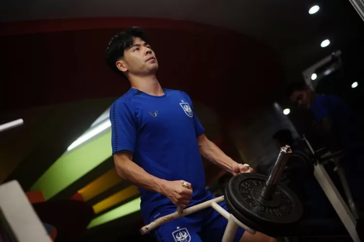 Taisei Marukawa pemain PSIS Semarang jalani program latihan personal berupa gym.  (PSIS)