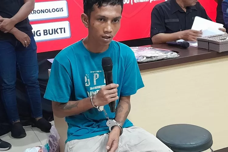 Lazuardi Arham, anak punk di Semarang yang bawa kabur anak di bawah umur 13 tahun dan disetubuhi. Dia diancam 15 tahun penjara.  (Ayosemarang.com/ Audrian Firhannusa)