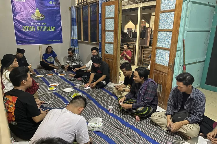 Launching omah pituturan sebagai wadah kesenian rakyat Kendal di Desa Tambakrejo Patebon.  (Edi prayitno/kontributor kendal)