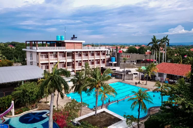 Kolam renang Tirto Arum Baru Kendal diambil dari udara.  (Dokumen)