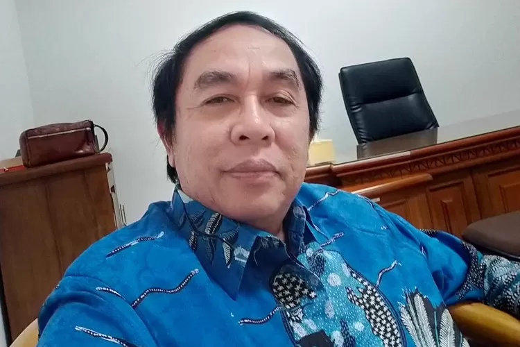 Untung Budiarso,  Direktur Lembaga Kajian Maritim ( LKM ) dan  Mantan Ketua Senat Polimarin Semarang. (dok Pribadi.)