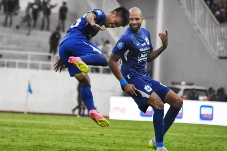 Pemain PSIS Semarang Fredyan Wahyu saat merayakan gol. Fredyan berpotensi hengkang ke Malut United.  (Ayosemarang.com/ Audrian Firhannusa)