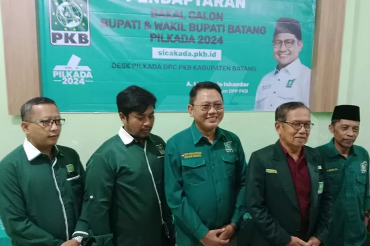 Jajaran Pengurus DPC PKB Batang saat membuka pendaftaran calon bupati dan calon wakil bupati di Pilkada Batang 2024. (Muslihun/Kontributor Batang)