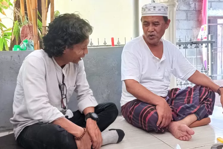 Mantan Sekda Kendal, Bambang Dwiyono beri keterangan ke awak media.  (Edi prayitno/kontributor kendal)