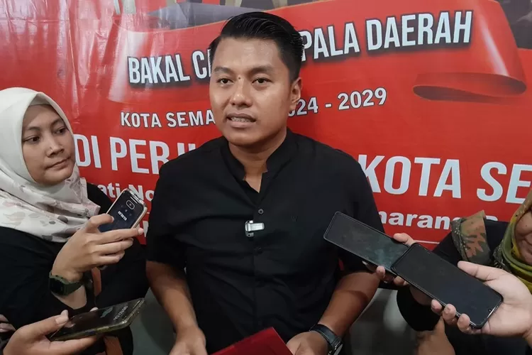 Ade Bhakti mendapat survei paling tinggi di Pilwalkot Semarang dinilai sebagai ASN yang responsif pada masyarakat.  (Ayosemarang.com/ Audrian Firhannusa)