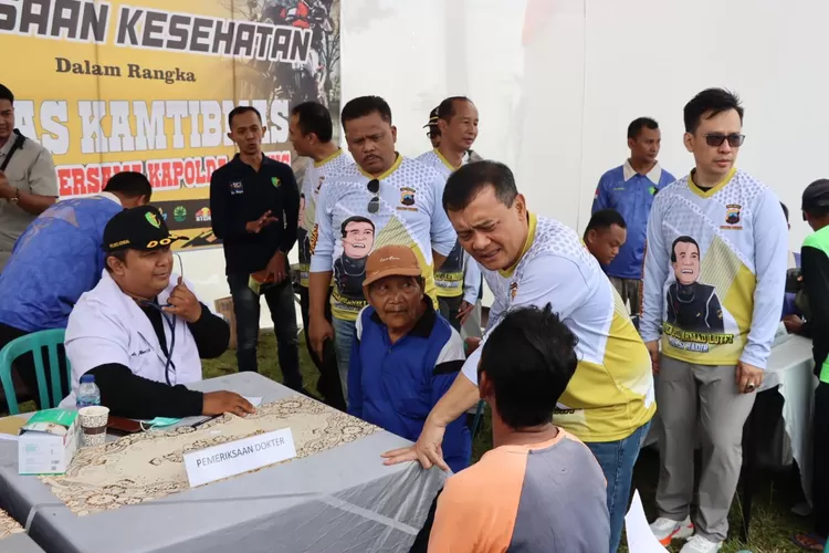 Kapolda Jawa Tengah Irjen Pol Ahmad Luthfi&nbsp; saat menghadiri Bakti sosial dan layanan kesehatan di Desa Kalilumpang Patean Kendal Minggu 26 Mei 2024.  (Edi prayitno/kontributor Kendal)