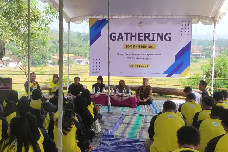 Gathering SDM PKH Kendal di Weleri Kendal.  (edi prayitno/kontributor kendal)