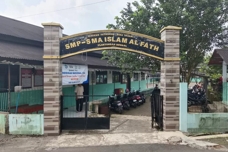 Suasana di SMP Islam Al Fath di Desa Tlogo Payung Kecamatan Plantungan Kendal.  (edi prayitno/kontributor kendal)