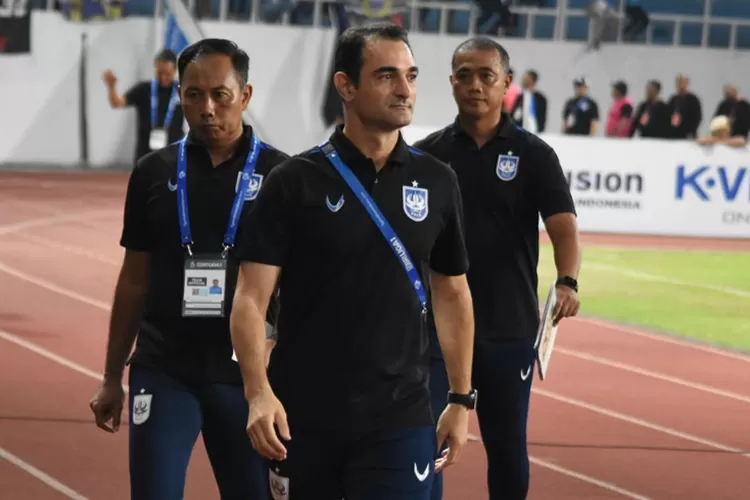 Pelatih PSIS Semarang Gilbert Agius sudah tiba di Semarang dan deretan pemain asing baru bakal segera menyusul.  (Ayosemarang.com/ Audrian Firhannusa)