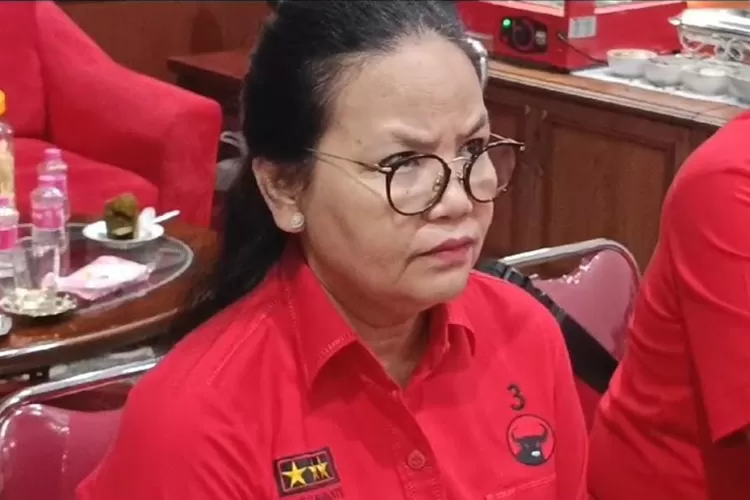 Bendahara PDIP Jateng Agustina Wilujeng mengonfimasi partainya belum berkomunikasi dengan partai lain terkait Pilgub Jateng.  (Ayosemarang.com/ Audrian Firhannusa)