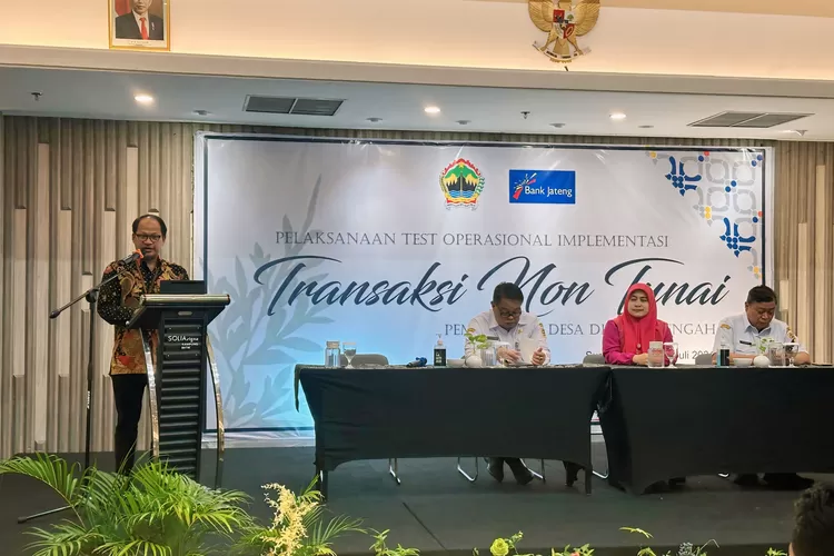 Dispermadesdukcapil Provinsi Jawa Tengah bekerjasama dengan Bank Jateng menggelar evaluasi dan tes operasional implementasi transaksi non tunai bagi pemerintah desa di Jawa Tengah. (dok)