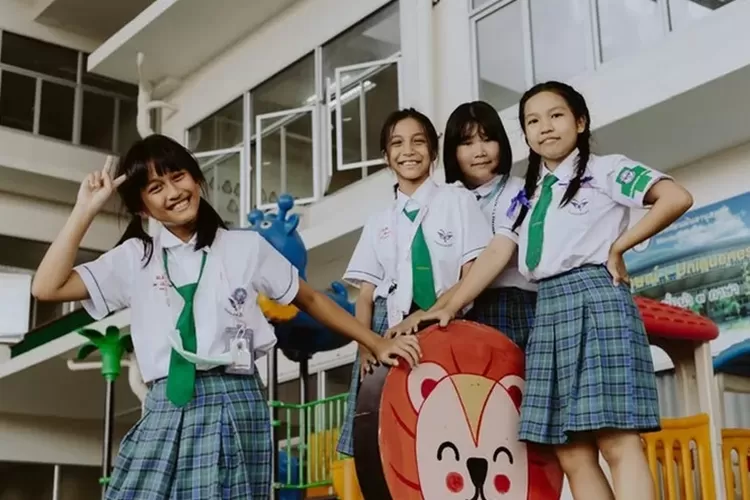 50+ Motto Hidup untuk MPLS Siswa SD hingga SMA yang Inspiratif dan Kekinian (Pexels/Ron Lach)