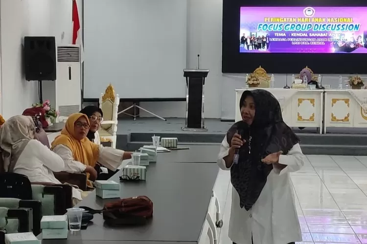 &nbsp;  Fokus Grup Diskusi (FGD) mencegah kenakalan remaja dan mencegah stunting di Gedung Abdi Praja.  (edi prayitno/kontributor kendal  &nbsp;)