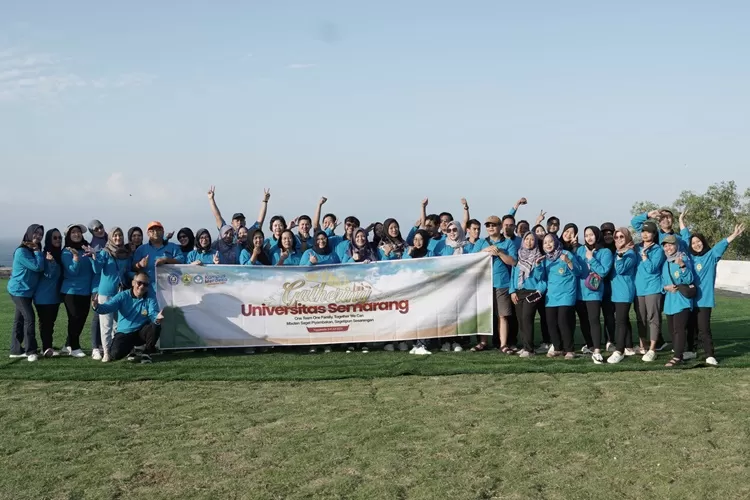 Humas USM Gelar Family Gathering Pererat Kebersamaan dan Kolaborasi