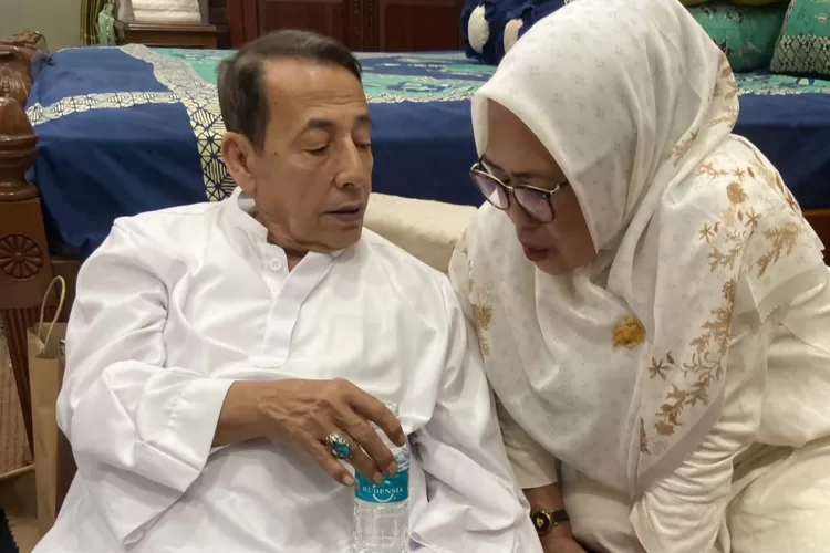 Eko Suwarni saat sowan ke Habib Luthfi. Eko direstui maju Pilgub Jateng.  (Istimewa)