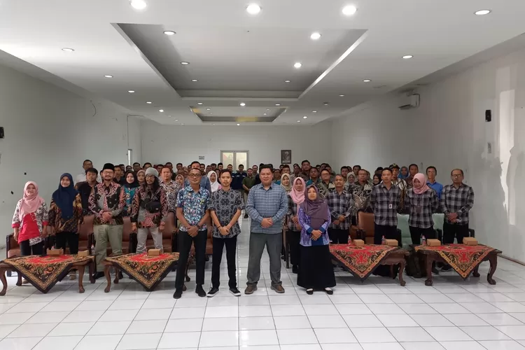 Pendidikan Politik untuk anggota PPK se-Kabupaten Kendal di ruang Abdi Praja Setda Kendal.  (edi prayitno/kontributor Kendal)