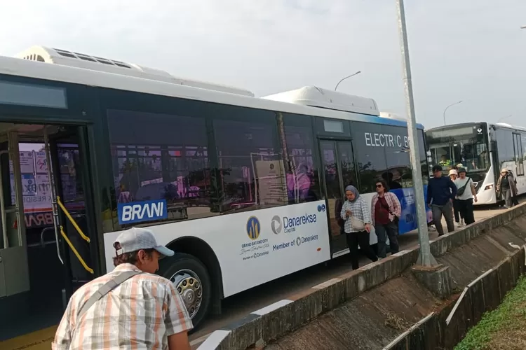 Uji coba Bus Listrik di Kawasan Industri Terpadu Batang.  (Muslihun)