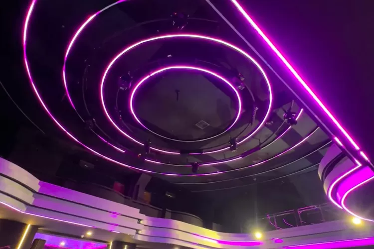 Suasana venue di Orbit di Jalan Permata Hijau BB No 25 Semarang, bernuansa futuristik. (dok)