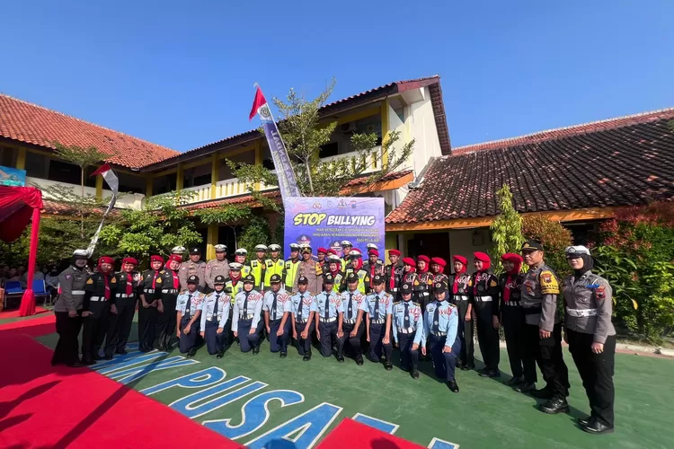 Apel patroli keamanan sekolah dan launching zero bullying di SMK Bina Utama.  (edi prayitno/kontributor kendal)