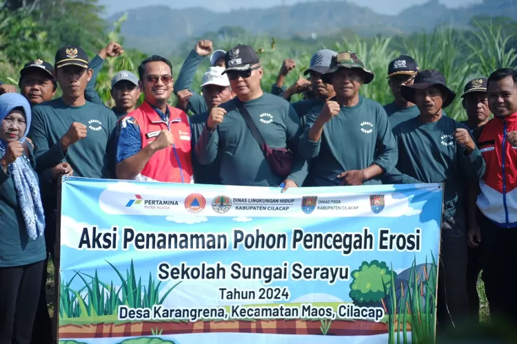 Pertamina Patra Niaga Regional Jawa Bagian Tengah melalui Fuel Terminal Maos menyelenggarakan sekolah sungai di Daerah Aliran Sungai (DAS) Serayu. (dok Pertamina Patra Niaga.)